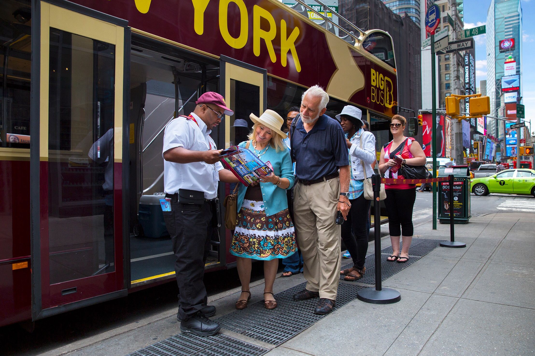 city tour bus in manhattan