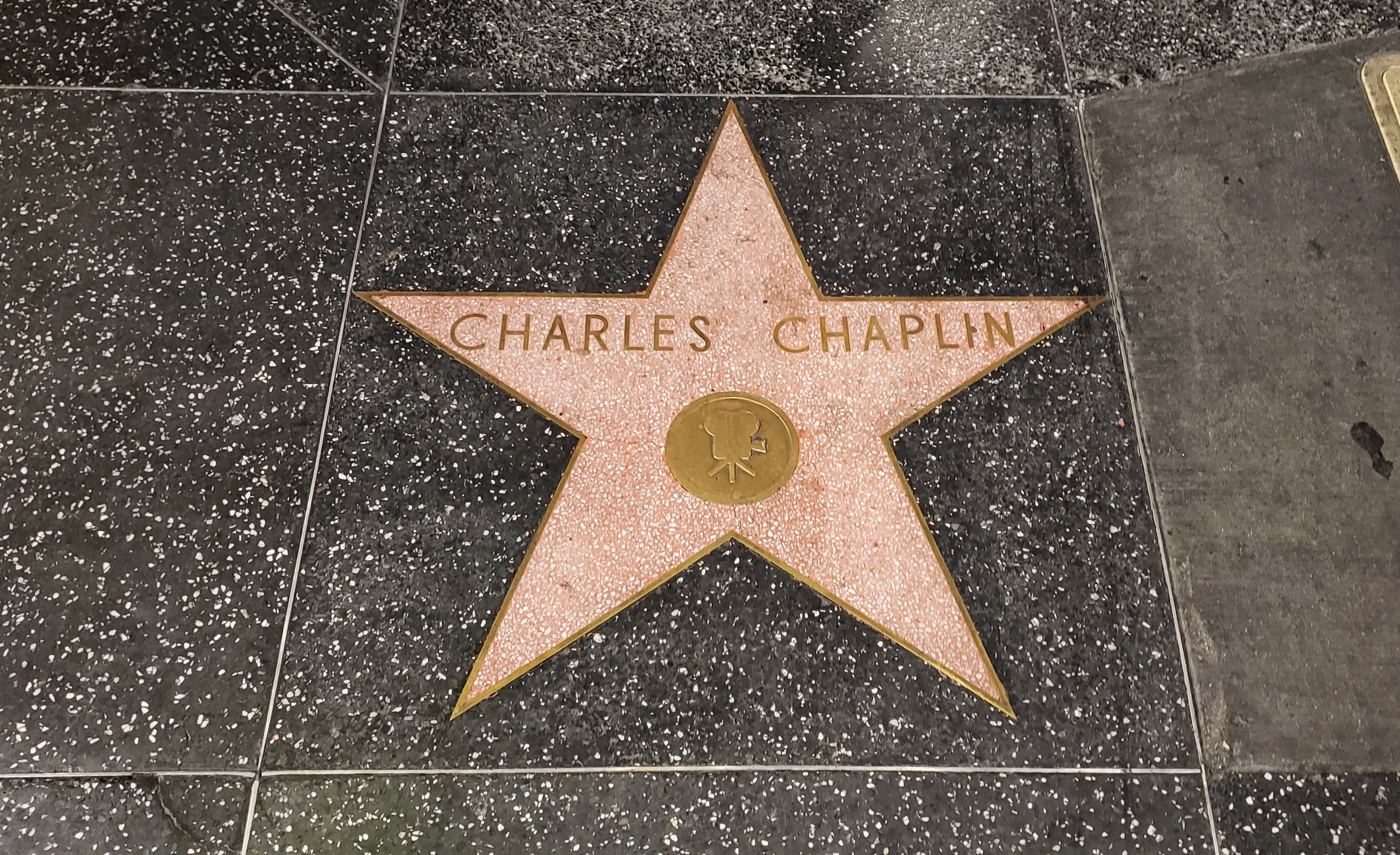 Shadows of Hollywood: A Haunted Walking Tour in Small Group - Alojamientos en Los Ángeles