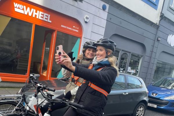 rent a bike galway. ebikes. bike rental. bike hire. Go at your own pace on this ebike scavenger game experience and take time to capture some memories.