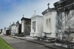Haunted Bus Tour of New Orleans' Cemeteries