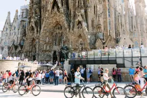 Private Wonders of Gaudí Bike Tour