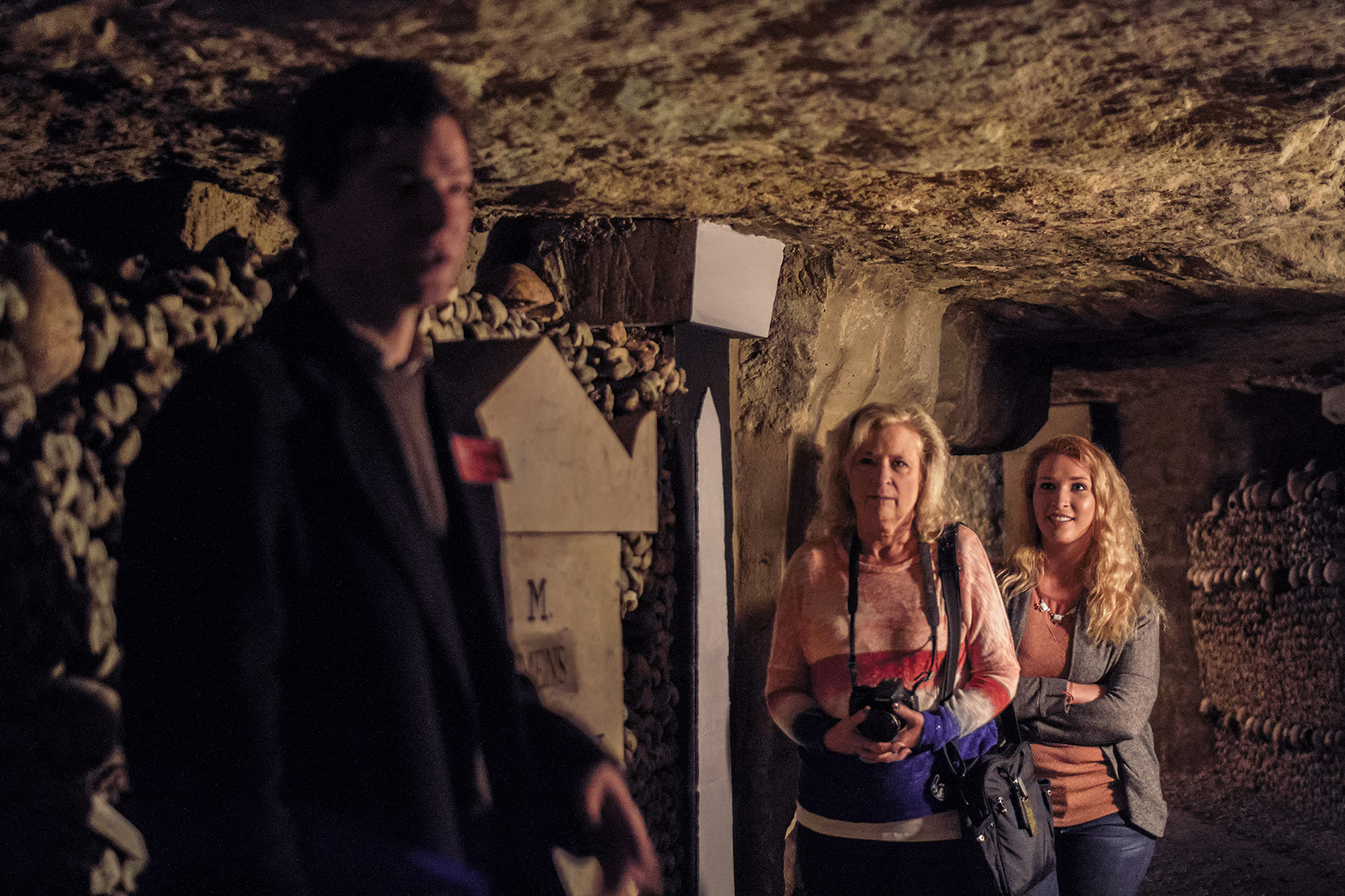 Skip-the-Line Paris Catacombs Special Access Tour in Small Group - Alojamientos en Paris
