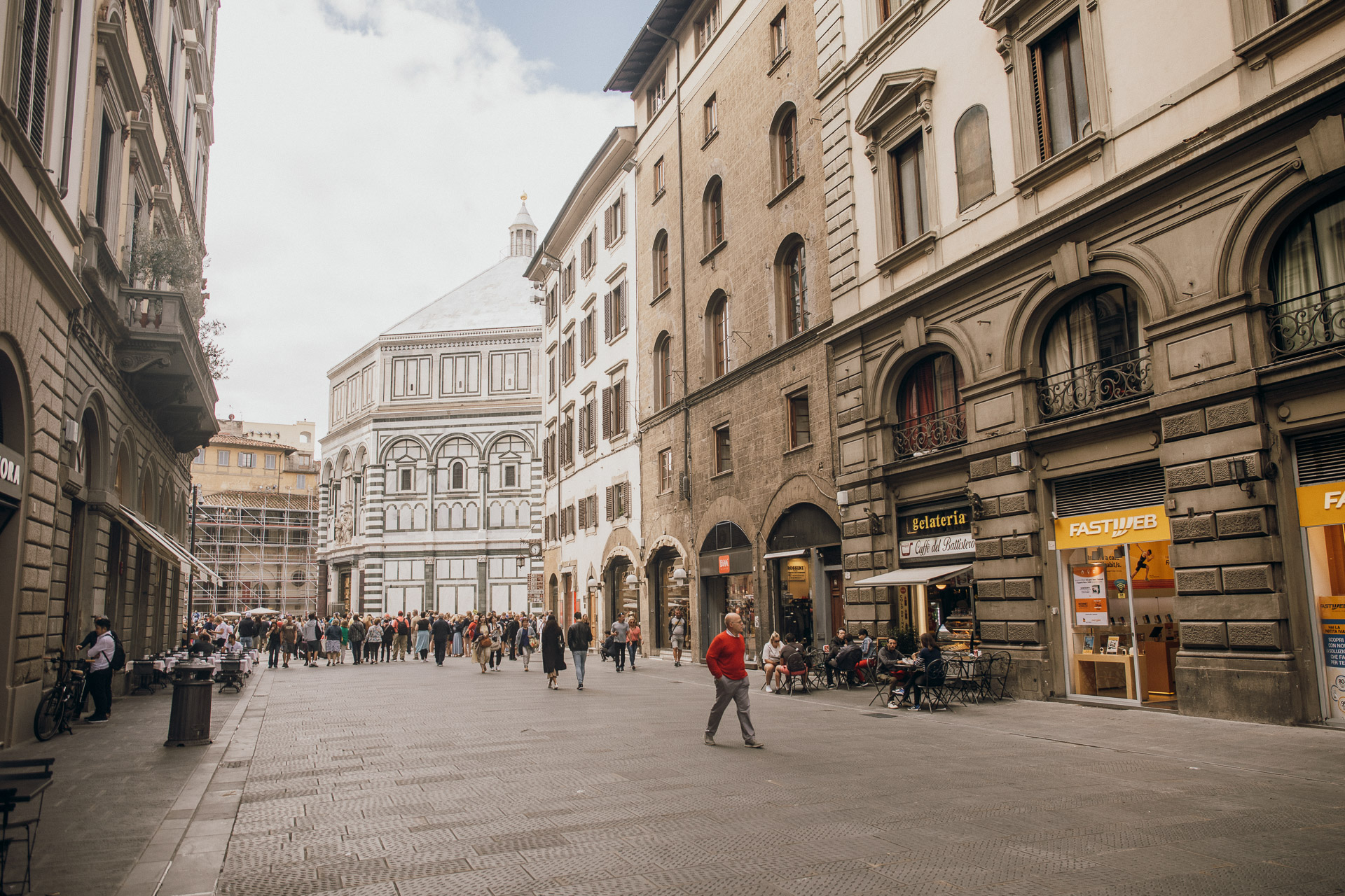 Florence in a Day: Accademia Gallery with Michelangelo's David, the Uffizi Gallery and Walking Tour in Small Group - Alojamientos en Florencia