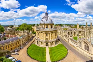 Oxford and Cotswolds Explorer Tour with Free Snack Pack