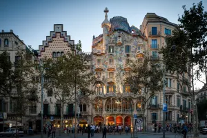 Barcelona Walking Tour: Explore Gaudi and Modernist Architecture