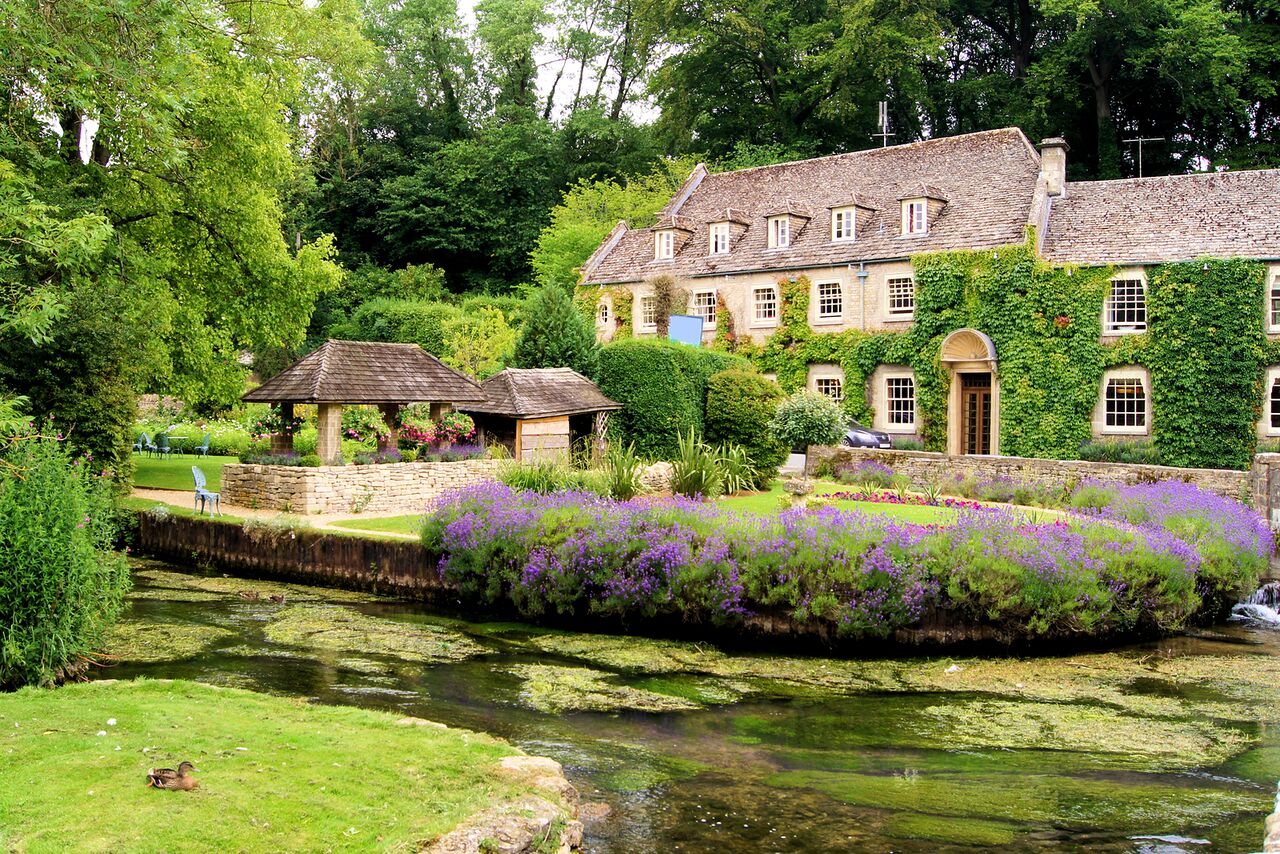 lunch-in-the-cotswolds-with-lunch-in-the-prettiest-village-in-britain