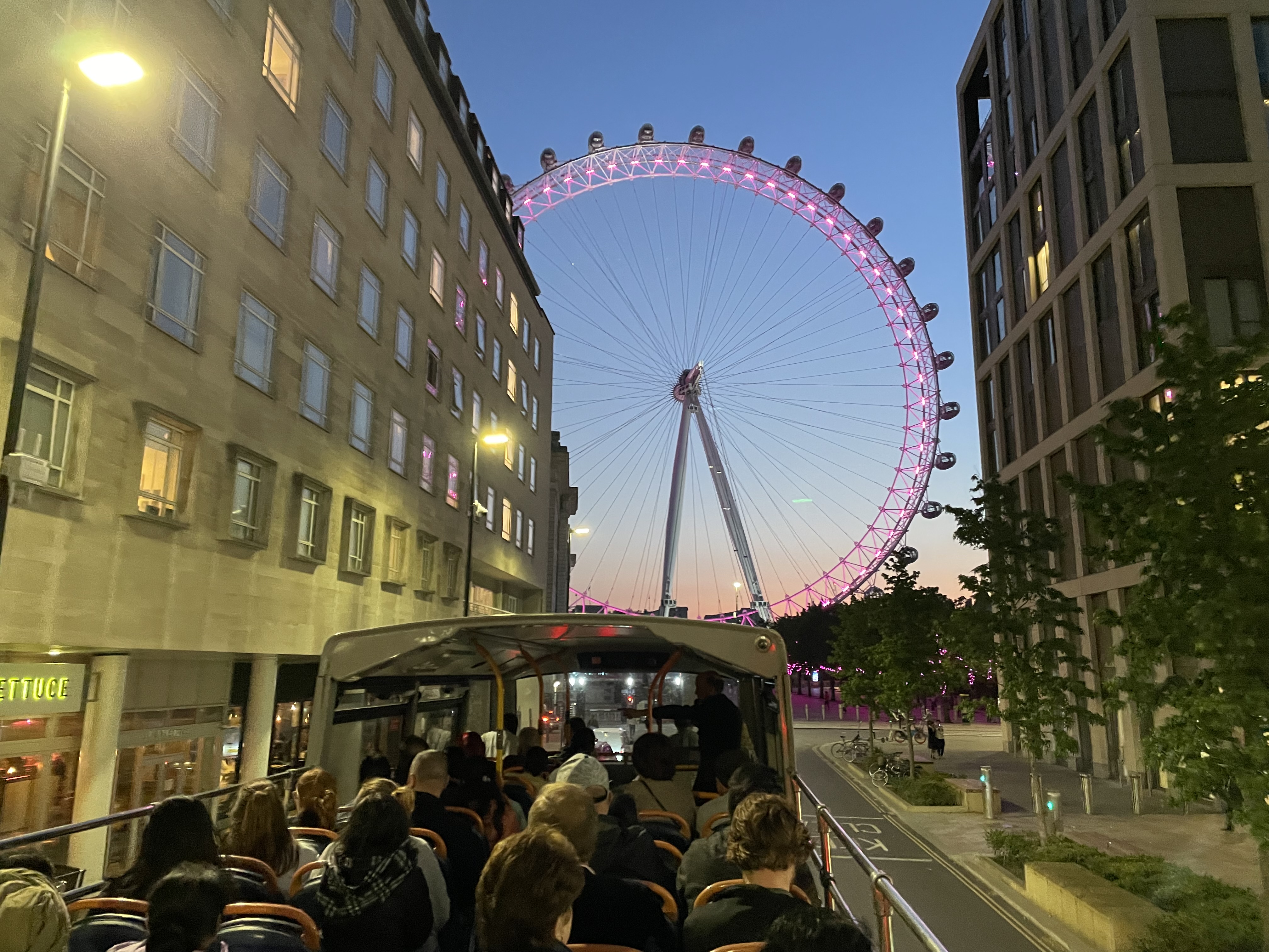 Taylor Swift Inspired Singalong London By Night Bus Tour – Image 1 | WeShare