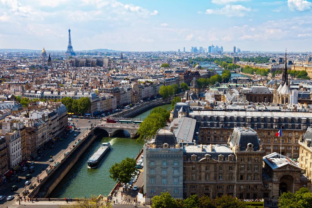 Paris Private Day Tour with Driver Guide – Image 1 | WeShare