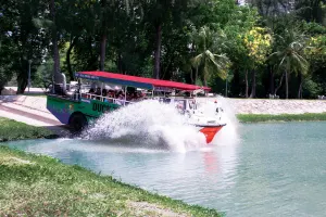 Big Bus Singapore DUCKtours