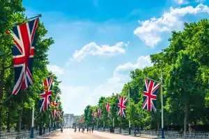 Buckingham Palace and Stonehenge Tour