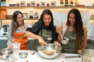 Rome: Private Cooking Class - Pizza and Gelato with Wine by Piazza Mattei