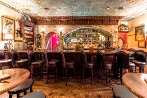 Cocktail Class in Congress Street Up
