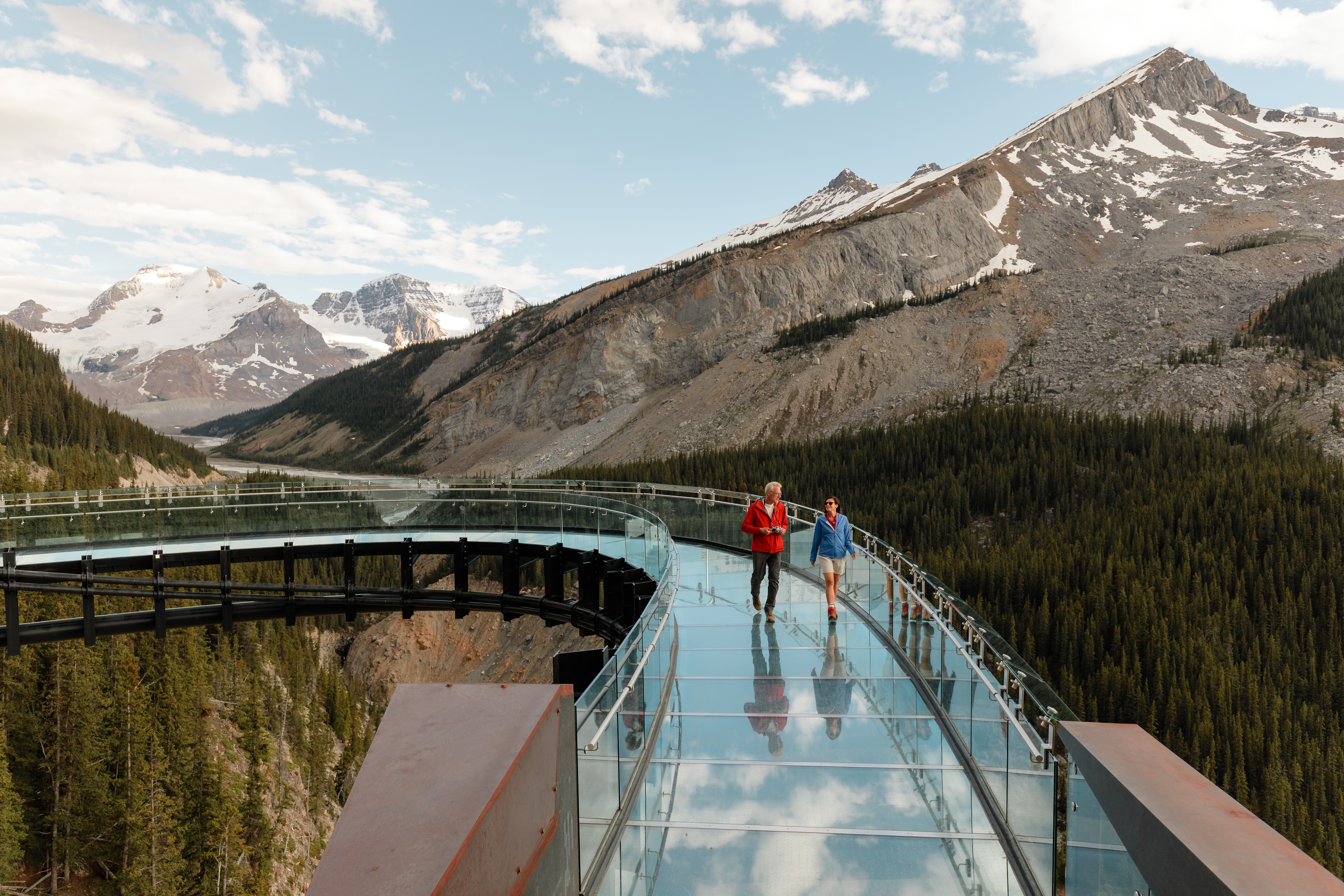 Columbia Icefields Parkway Tour with Picnic Lunch in Small Group  - Alloggi in Banff
