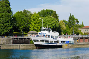 Hop-On Hop Off & One-Way Locks Boat from AGC Marina and Shuttle