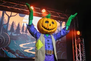 Pete the Pumpkin Head Showtime