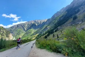 High Country Cycling Weekender: 2 Day E-Bike Tour (Breck to Vail)