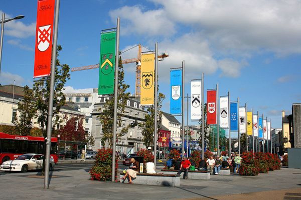 Galway City Walking Tour Eyre Square