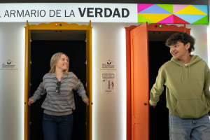 Cartel Museo de la Felicidad (MüF)