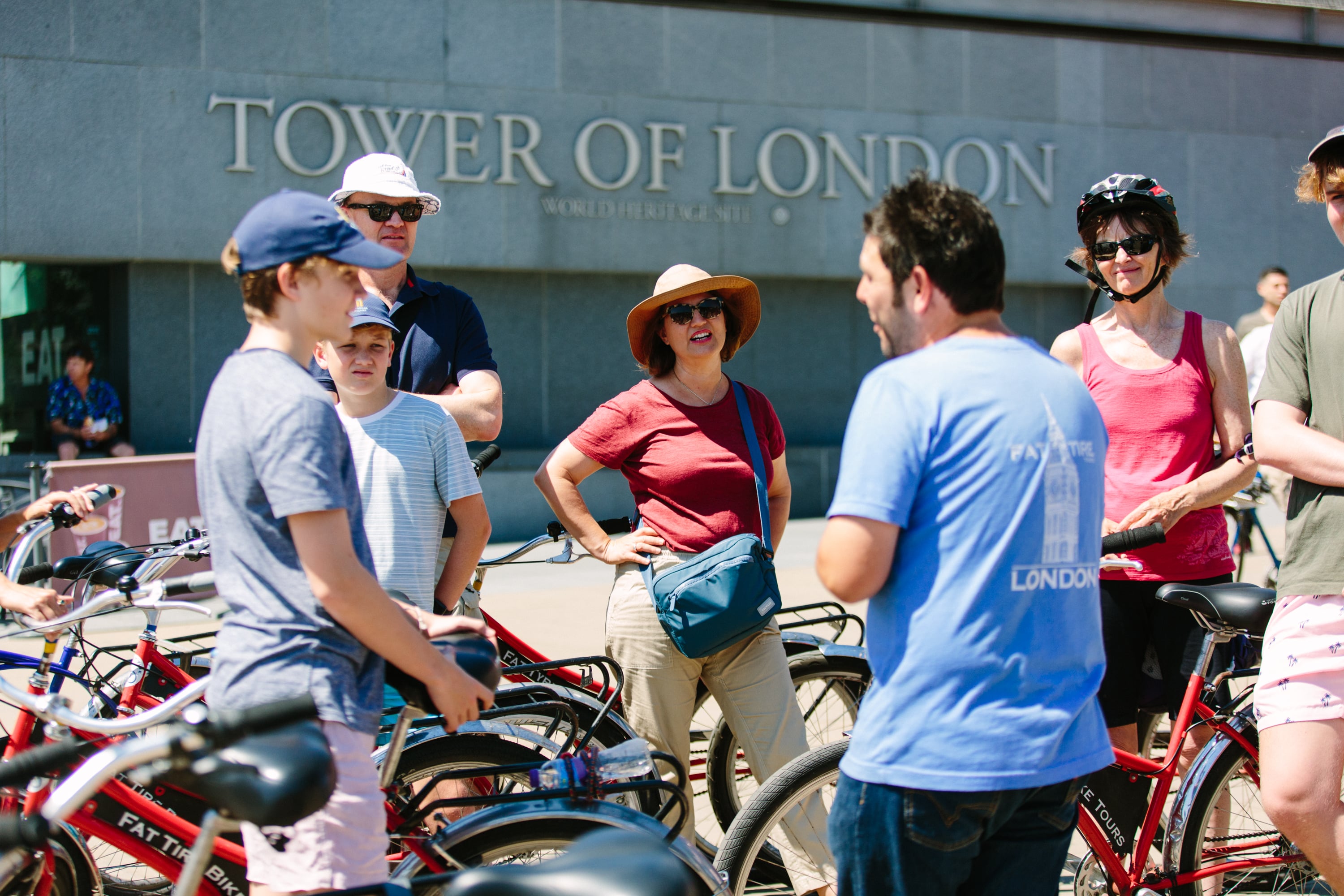 Image 2 | Small Group River Thames Evening Bike Tour with Beer Tasting | WeShare
