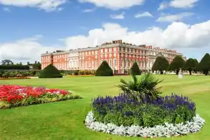 Hampton Court Palace, Gardens and Maze