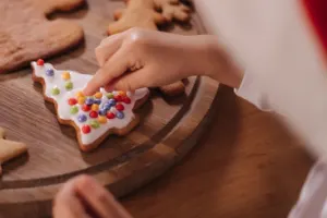 Festive Biscuit Decorating