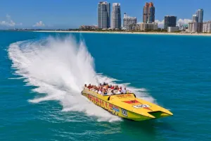 Miami Thriller Boat Ride and Big Bus 1-Day Hop-on, Hop-off Tour