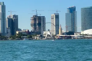 Miami Skyline 75 min Cruise of South Beach Millionaire Homes & Venetian Islands