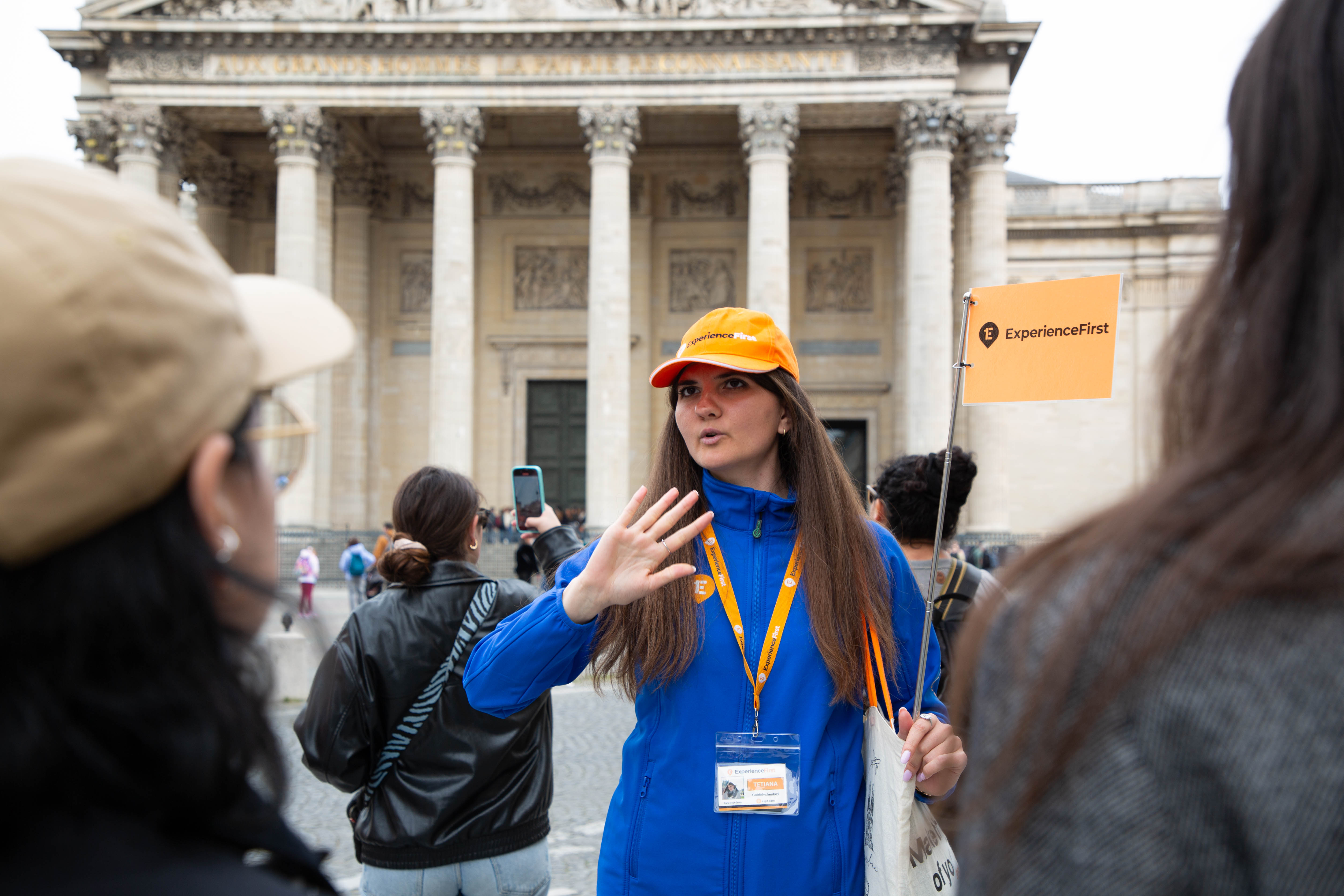 Paris in a Day: Eiffel Tower Summit, Notre Dame & Latin Quarter Tour in Small Group - Alojamientos en Paris