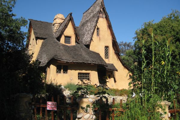 Witches House on Celebrity Homes Tour by Starline