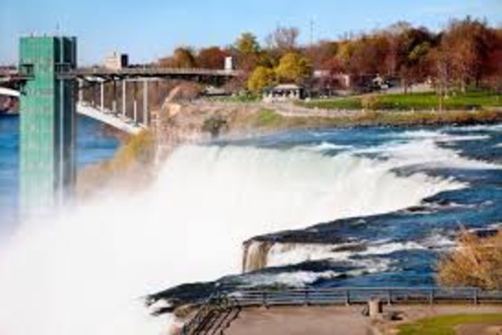 One Day Niagara Falls Tours from New York Bilingual Tour