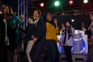 Circle Line Sip 'N Groove