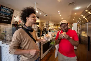 New York Neighbourhood Eats Tour: Brownstone Brooklyn Experience