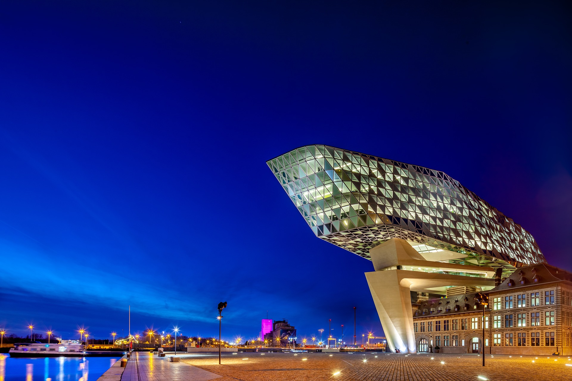 Day Tour to Köln and Antwerp from Amsterdam