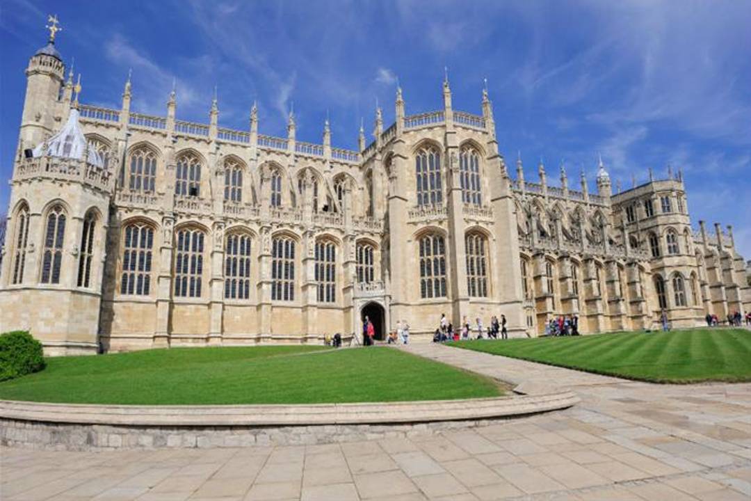 Day Trip to Windsor by Rail includes entry to Windsor Castle – Image 1 | WeShare
