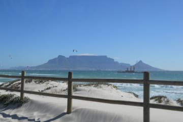 Wine tour and tastings in Franschhoek and Stellenbosch – book your Cape Explorer Day Tour!