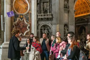 Tour Guidato in Inglese della Basilica di San Pietro con Accesso alla Cupola (Ascensore Incluso)