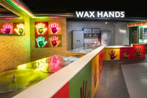 Madame Tussauds - All Inclusive Package Standard Admission + Marvel® 4D + 7D Game + Wax Hand + Photo Pass