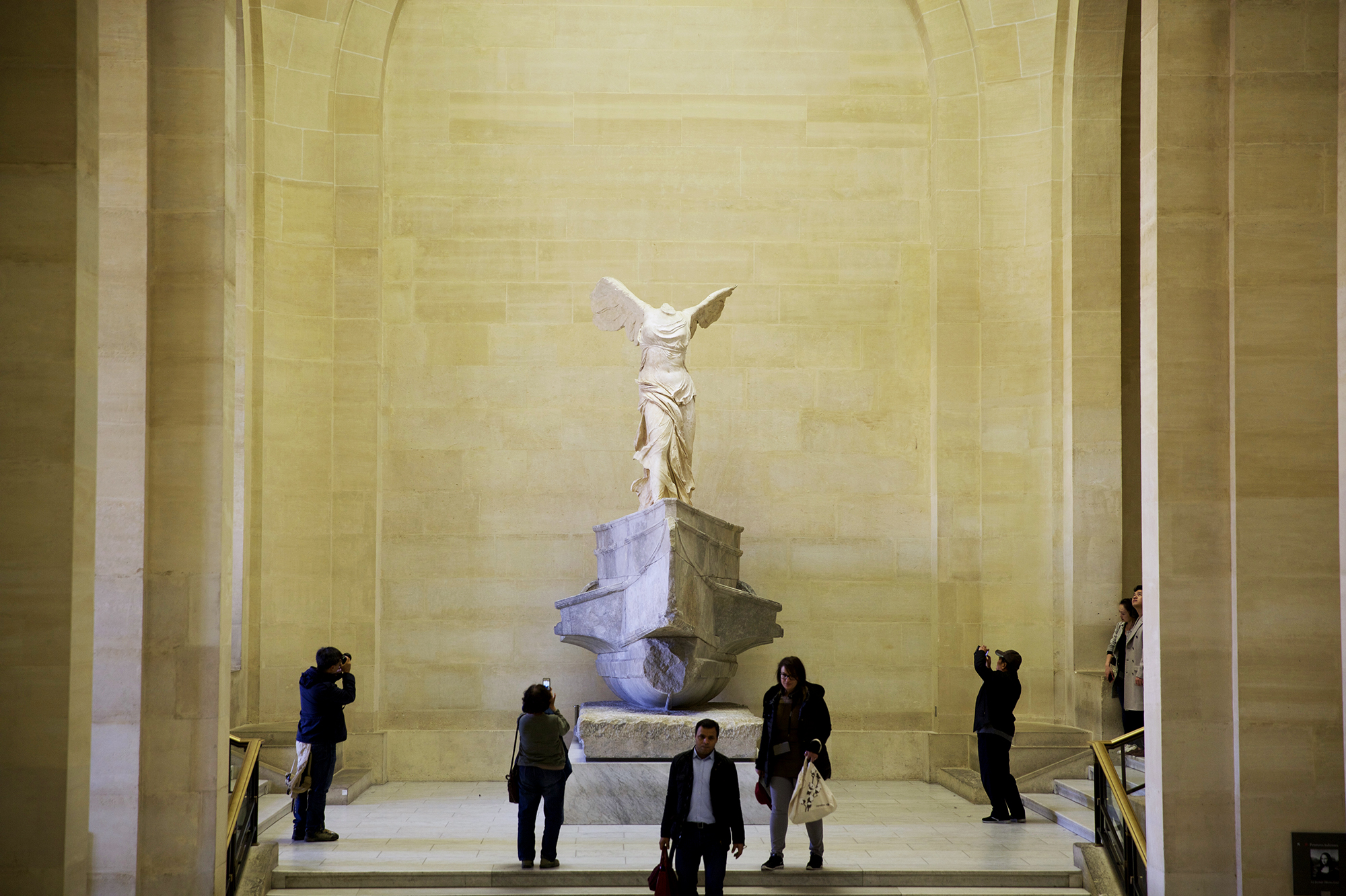 Closing Time at the Louvre: The Mona Lisa at Her Most Peaceful in Small Group - Alojamientos en Paris