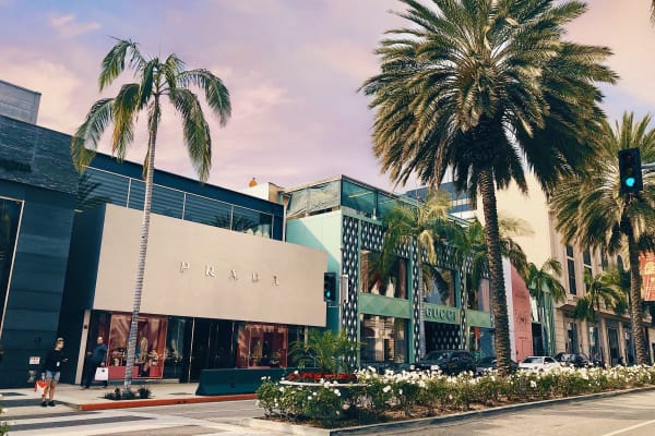 CELEBRITY BIKE TOUR OF WEST HOLLYWOOD AND BEVERLY HILLS