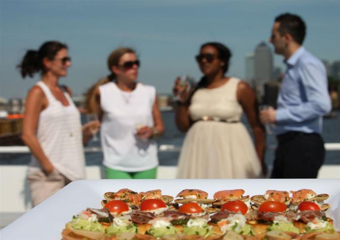 Evening Cruises on the River Thames – Image 1 | WeShare