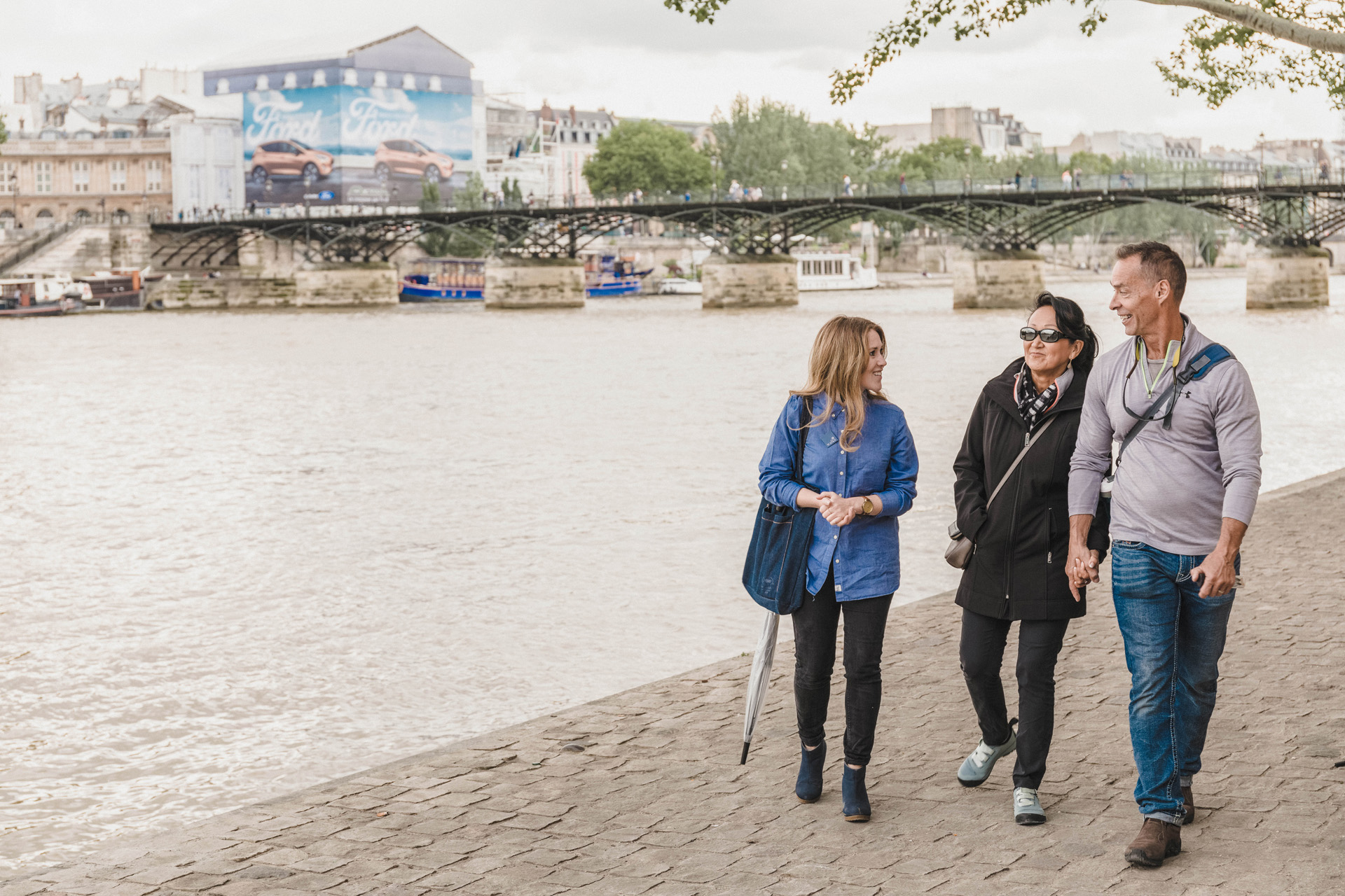 Notre-Dame Island & Skip-the-Line Sainte-Chapelle Tour in Small Group  - Acomodações em Paris