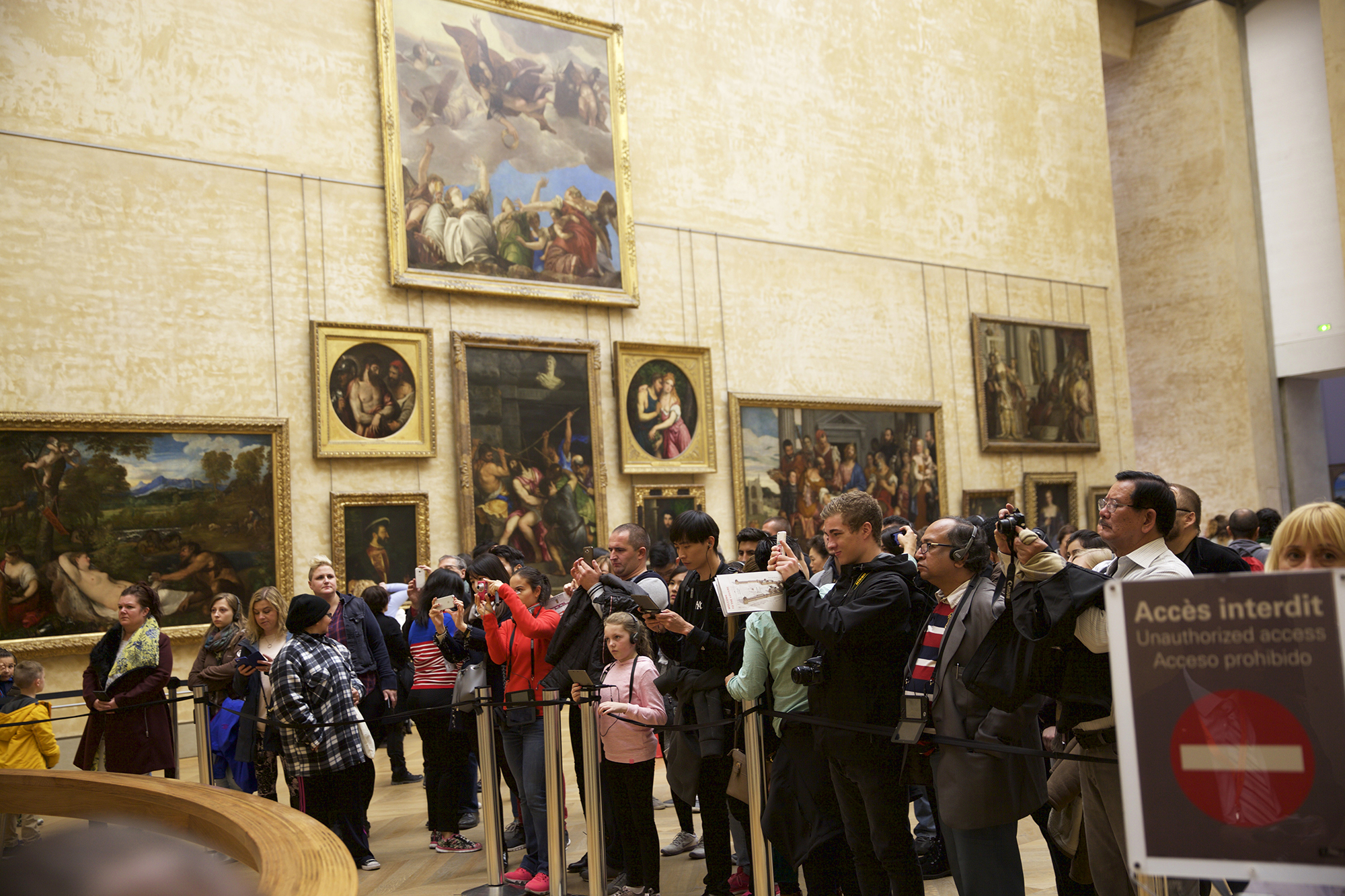 Skip-the-Line Louvre Highlights Tour: Mona Lisa, Venus de Milo & the Crown Jewels in Small Group - Acomodações em Paris