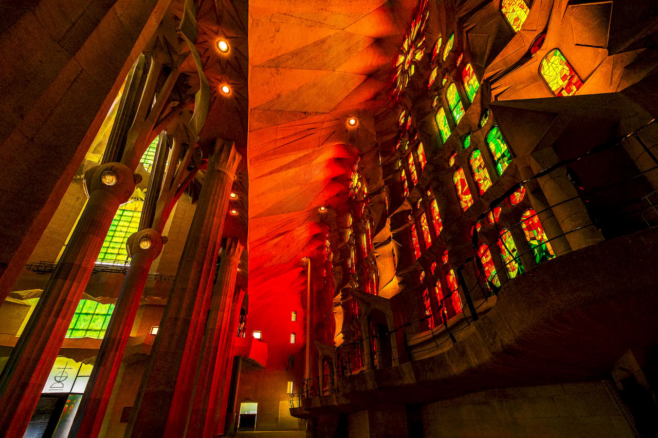 Skip the Line Gaudí’s Sagrada Família Guided Tour - Alojamientos en Barcelona