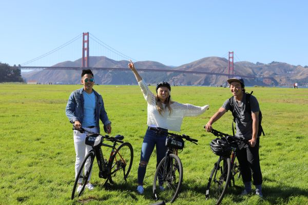 A group on the Unlimited Biking E-Bike 2hr Rental