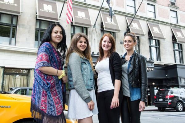 Group on Gossip Girl Sites Tour New York