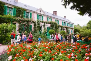 Custom Private Paris Monet Bike Tour