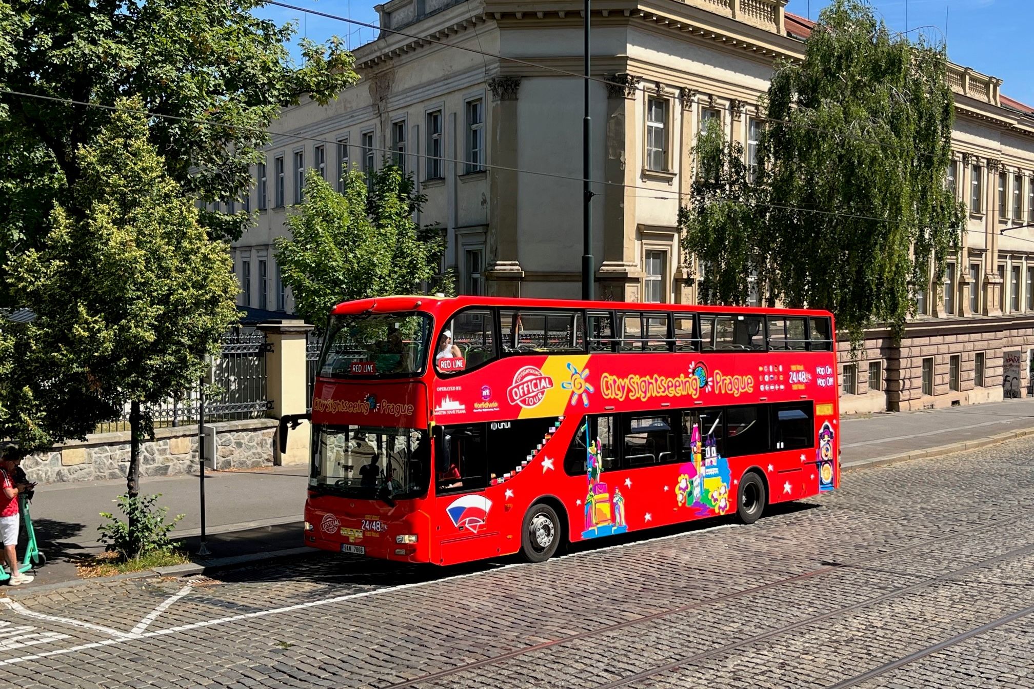 bus and boat tour prague