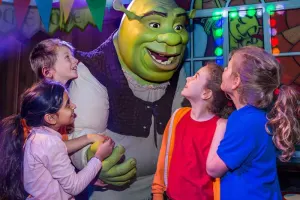 London Hop on Hop off Bus Tour + FREE Extra 24 hours with DreamWorks Tours Shrek’s Adventure London
