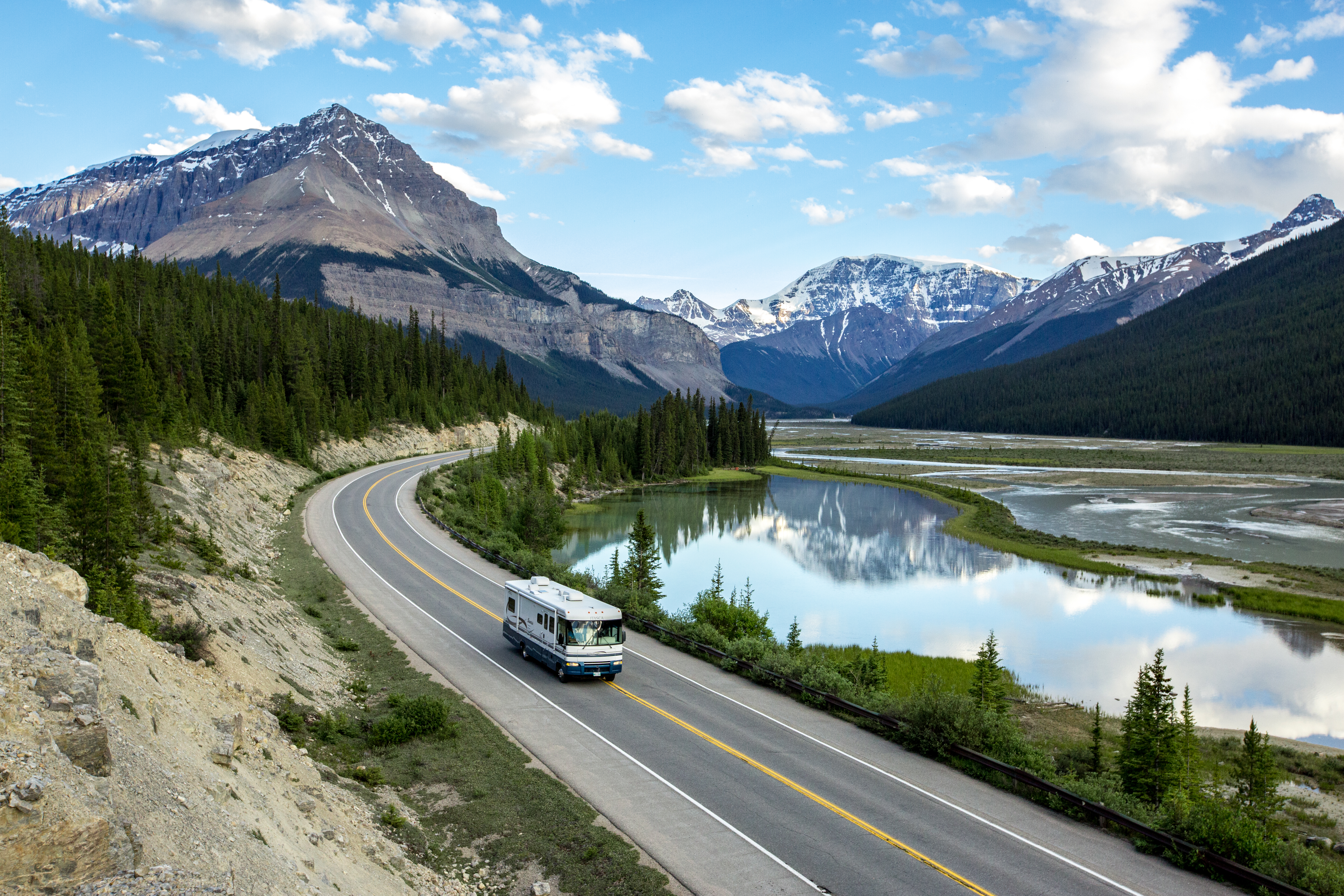 Columbia Icefields Parkway Tour with Picnic Lunch in Small Group  - Alloggi in Banff