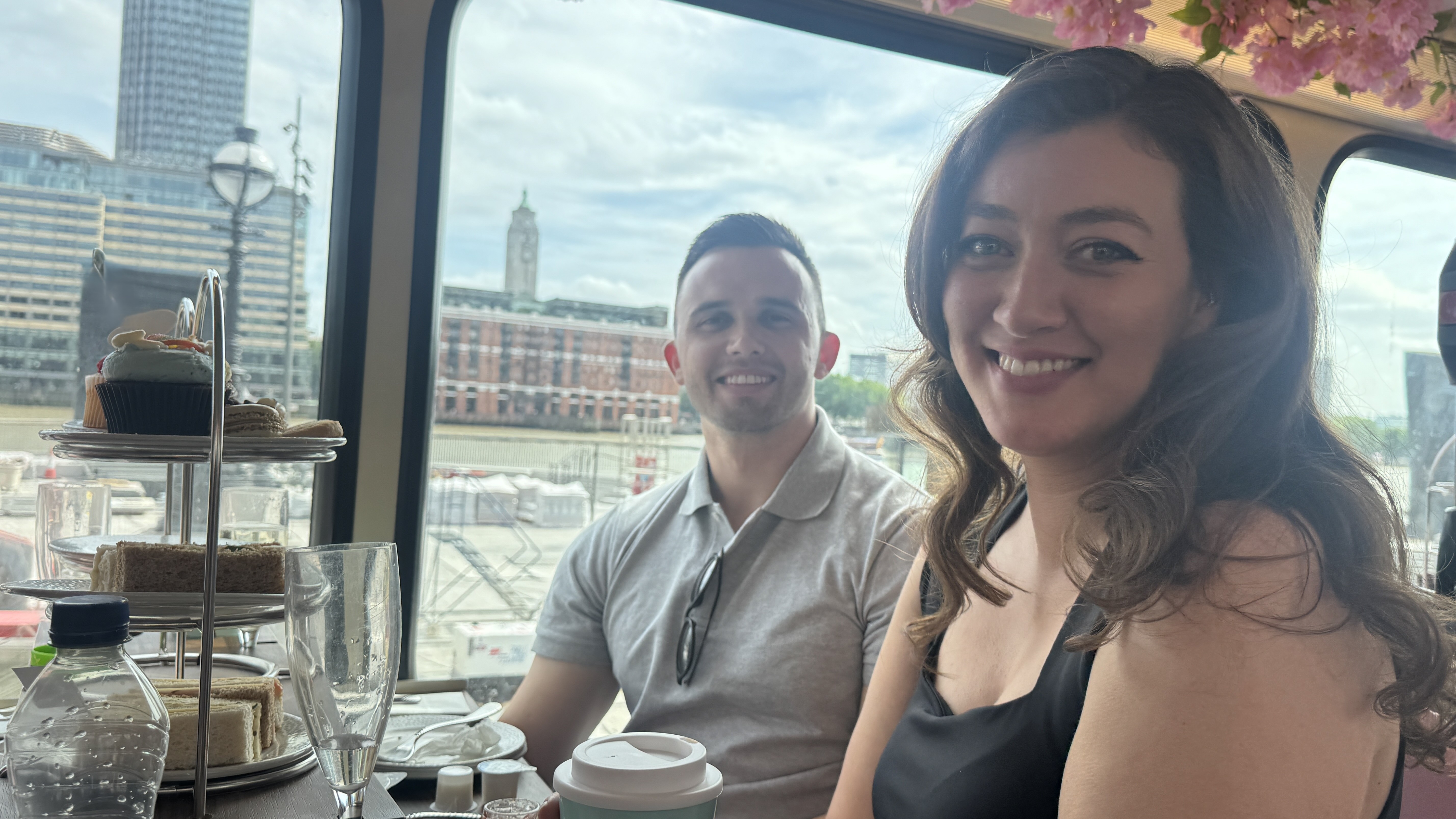 Afternoon Tea Bus with Panoramic Tour of London – Image 2 | WeShare